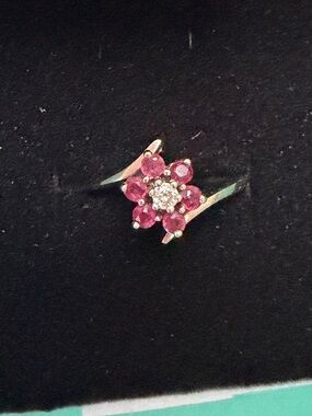 Vintage solid 14k white gold rubies diamond flower ring